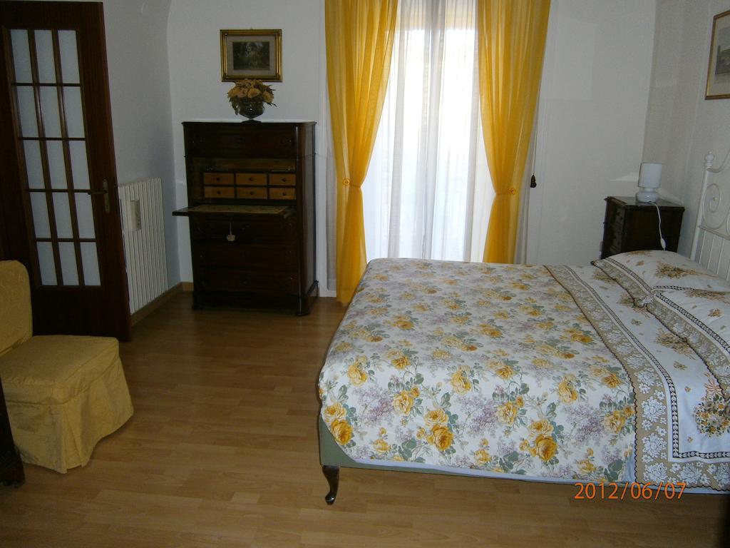 Il Giglio Rosso Apartment Naples Bilik gambar