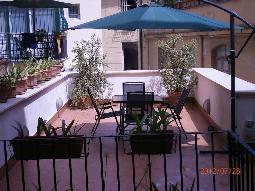 Il Giglio Rosso Apartment Naples Bilik gambar